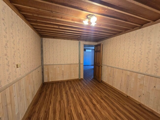 Building Photo - 2 Plus bedroom, 1 Bathroom House in Sedro ...