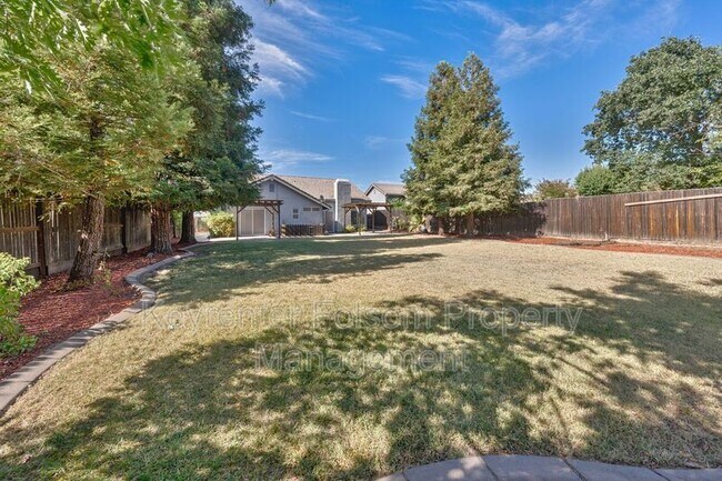 Building Photo - 617 Vernon Oaks Dr