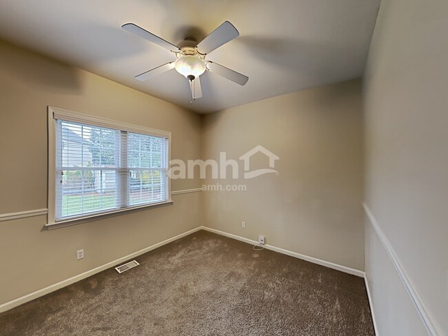 Building Photo - 4001 Belle Meade Cir
