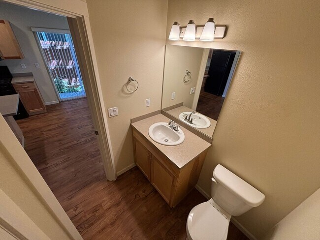 Building Photo - c792