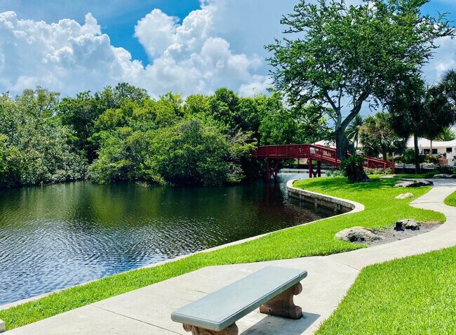 Building Photo - 891 Hickory Terrace