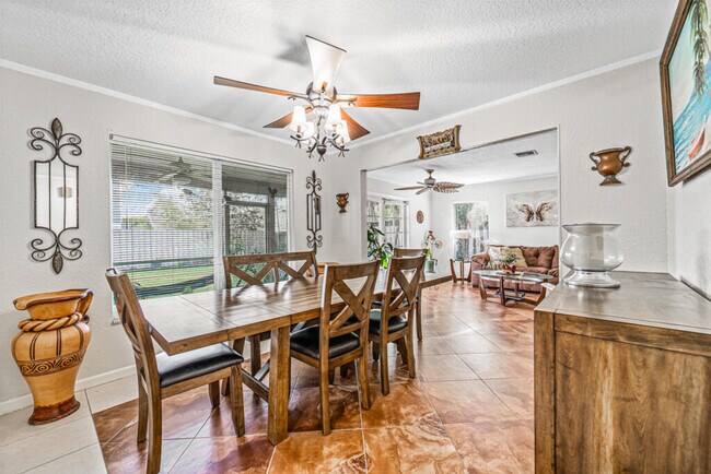 Building Photo - 1242 Wyndcliff Dr