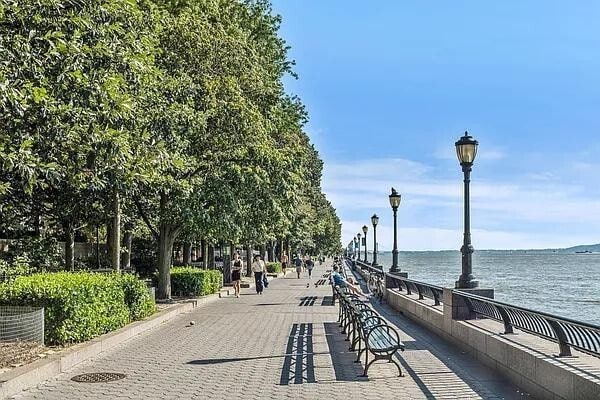 Building Photo - 380 Rector Pl