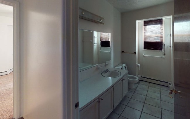 Interior Photo - Ridge Park Manor