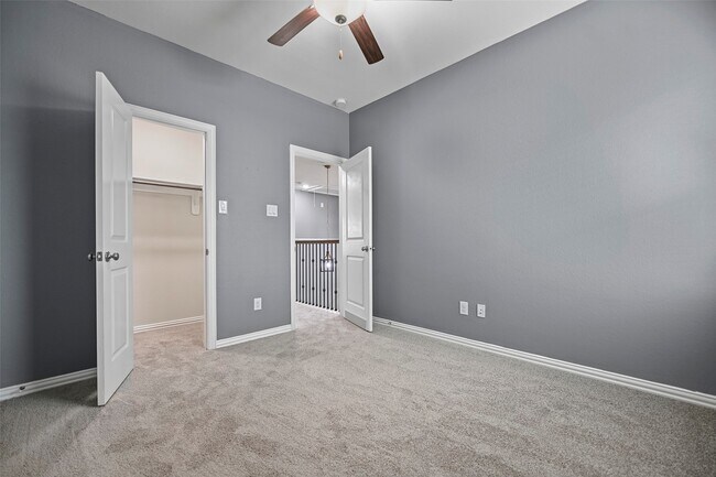 Building Photo - 2411 Lowndes Point