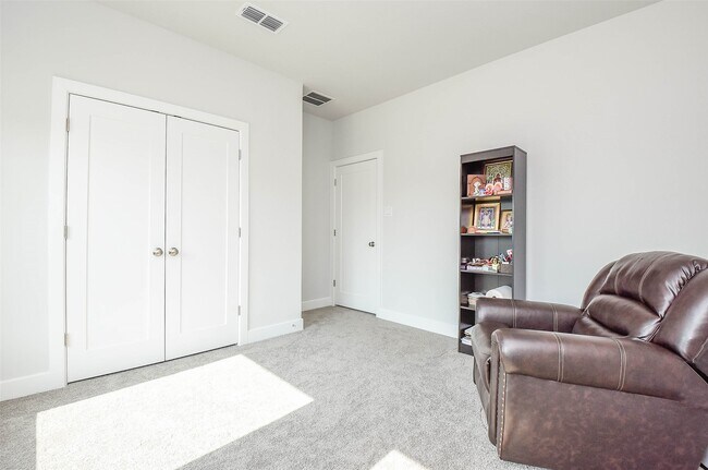 Building Photo - 8906 Luddenham Lilac Ln