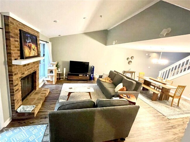 Building Photo - 4148 Fawn Ct NE