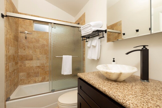 Guest bathroom - 1608 Castillo St