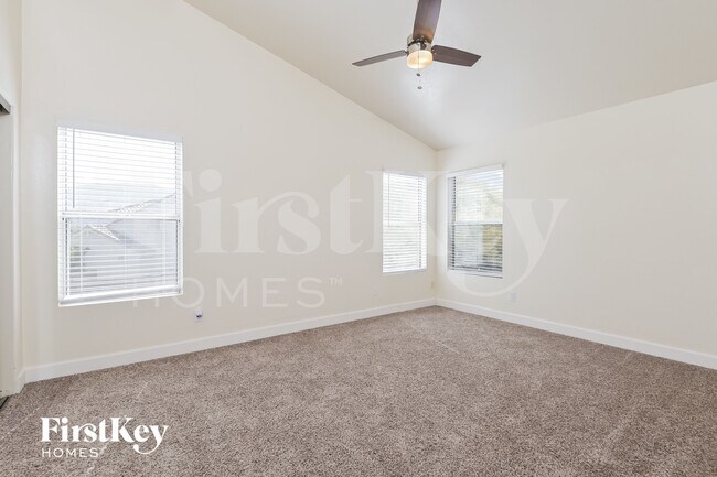 Building Photo - 11832 N Labyrinth Dr