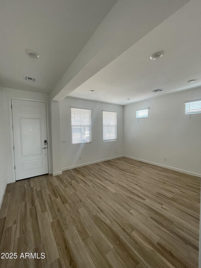 Building Photo - 7417 W Buckhorn Trail