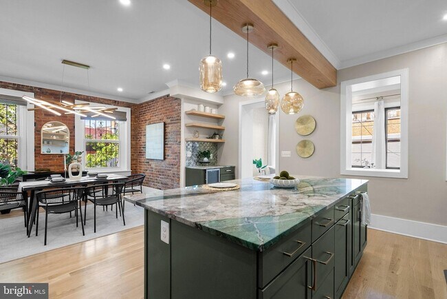 Building Photo - 1616 Kilbourne Pl NW