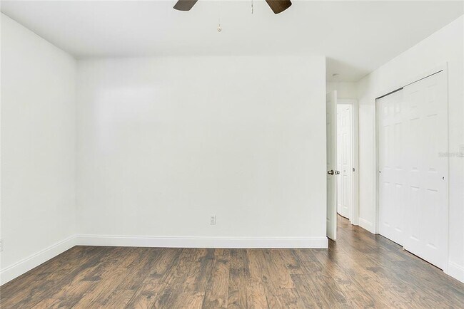 Building Photo - 6446 Powers Pointe Cir