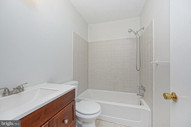 Building Photo - 37 Arrowwood Ct