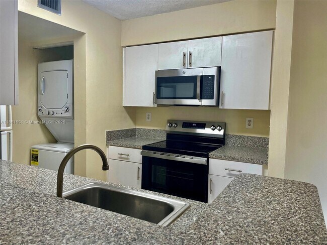 Building Photo - 15221 SW 80th St