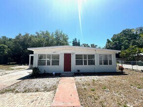 Building Photo - Spacious 4-Bed/2-Bath Home for Rent in Bra...