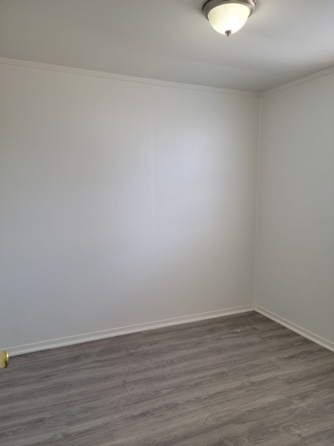 Building Photo - 2 bedroom condo in Overton