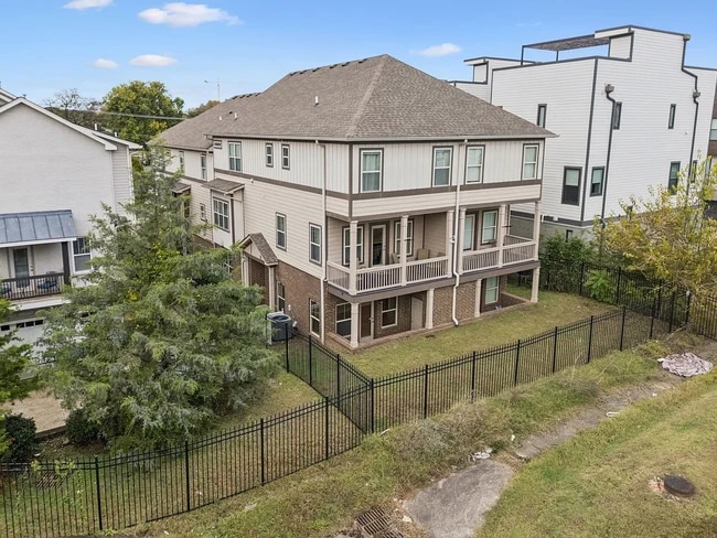 Building Photo - 1722 14th Ave S