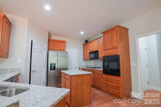 Building Photo - 3552 Weddington Oaks Dr