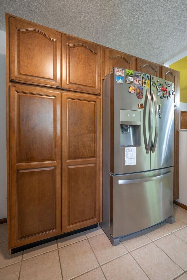 Building Photo - Charming Home in Valley View Gardens