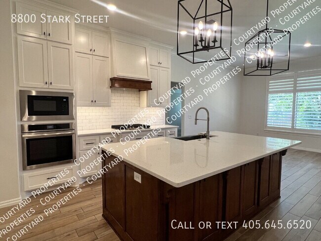 Building Photo - 8800 Stark St