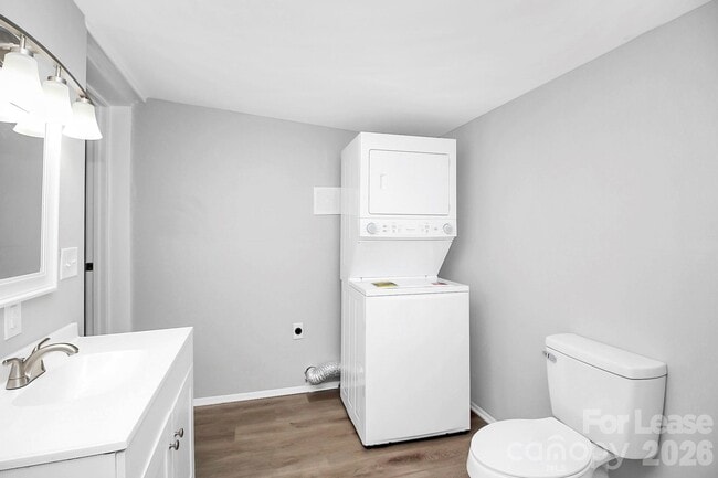 Building Photo - 1017 McLain Rd