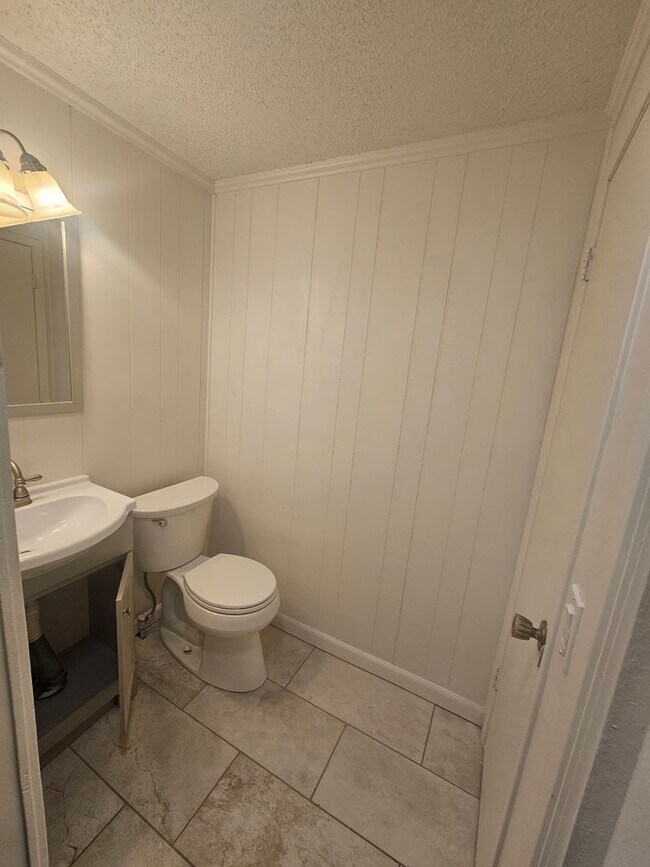 Building Photo - 2703 West 24th Street