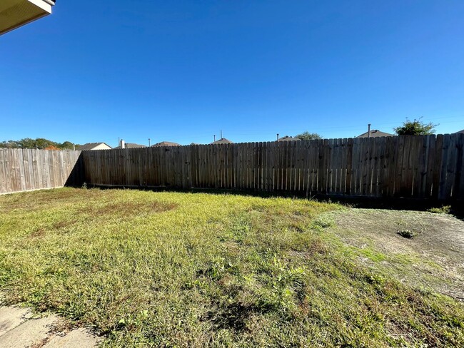 Building Photo - 5690 Nicole Ln