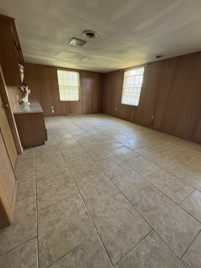Building Photo - 1705 Alma Pl