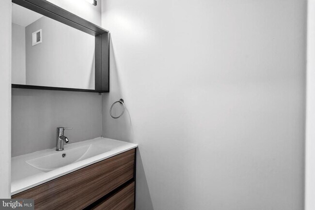 Building Photo - 98 Canal View Dr