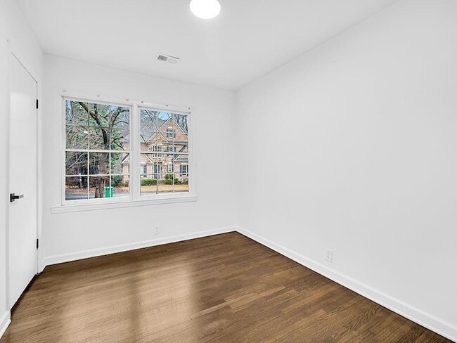 Building Photo - 1253 Dunwoody Ln NE