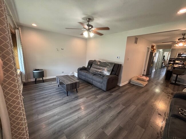 Building Photo - 5920 S Meade Ave