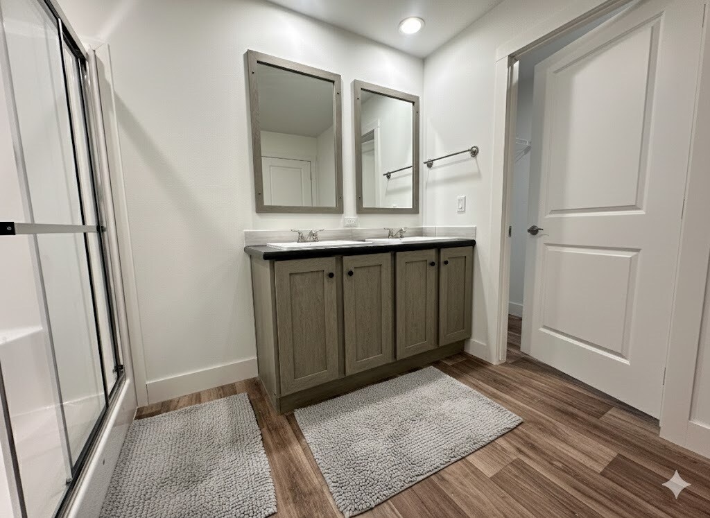 Building Photo - 19 Cavalier St N