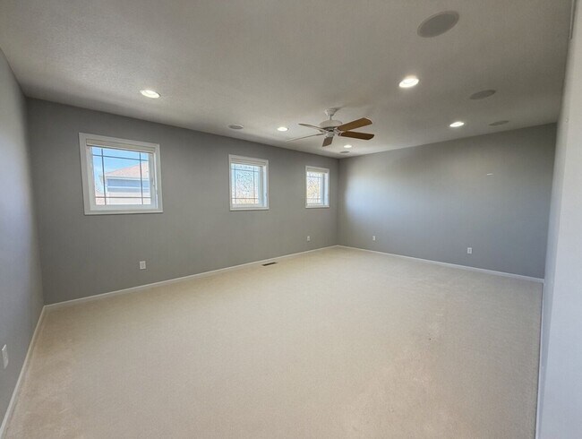 Building Photo - Rare executive rental in chanhassen! 5 beds no upgrade left behind!!!