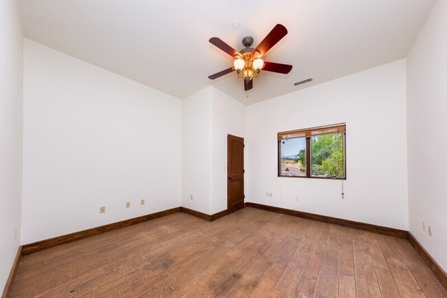 Building Photo - 32140 Windrush Rd