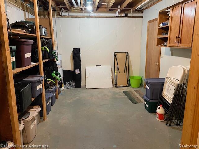 Building Photo - 245 Lynbrook Dr