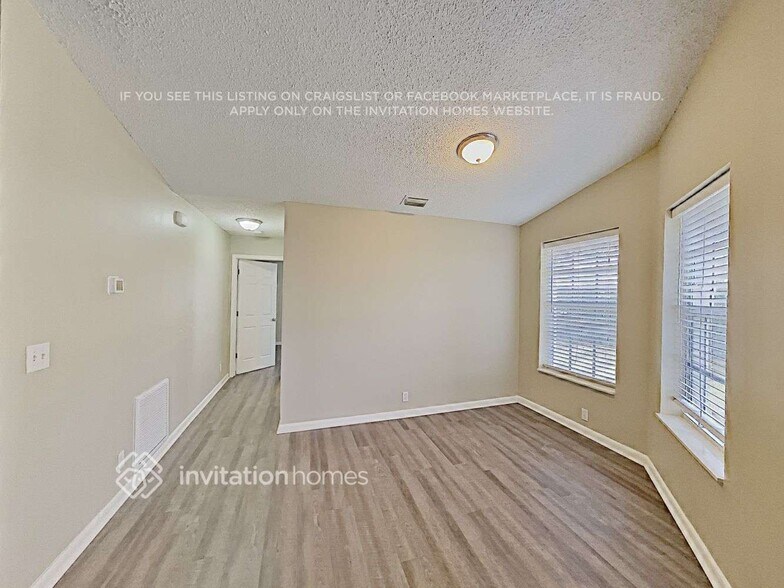 Building Photo - 8 Erwood Pl