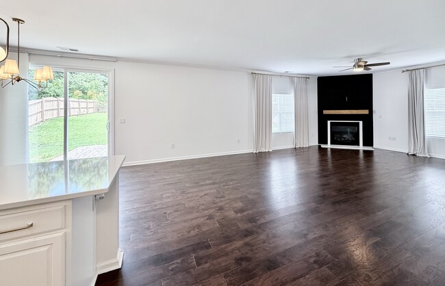 Building Photo - 4604 Miller Dr