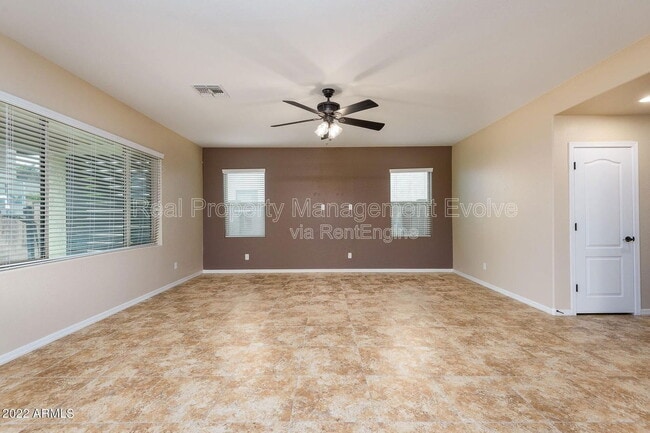 Building Photo - 1544 E Hummingbird Way