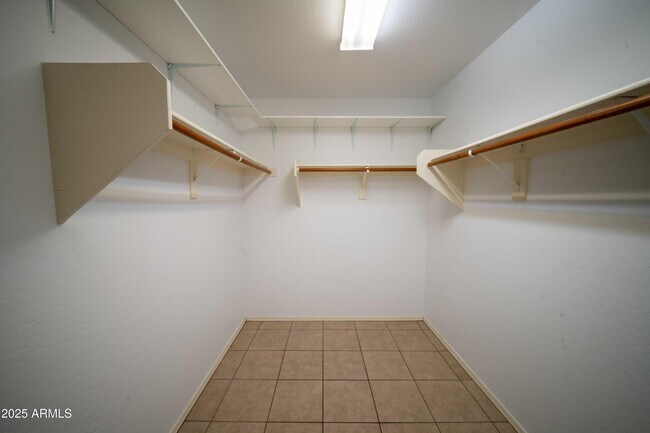 Building Photo - 11725 W Flanagan St