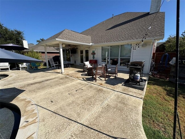 Building Photo - 17800 Kilkenny Dr