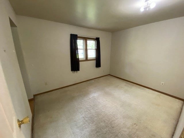 Building Photo - WHOLE HOUSE: 3 Bed 1 Bath close to UWEC! Available June 1st