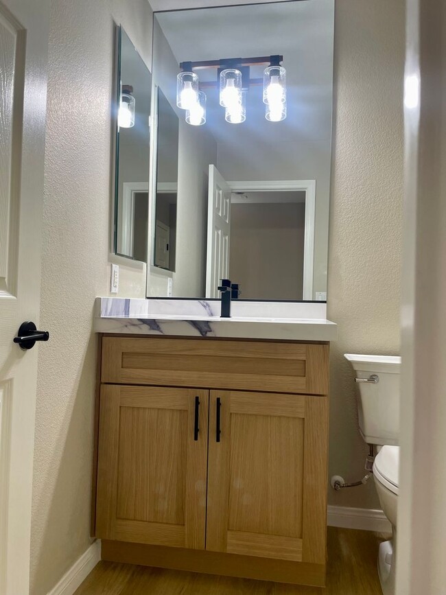 Building Photo - BEAUTIFUL SINGLE STORY HOME IN GATED COMMUNITY OF STALLION MOUNTAIN