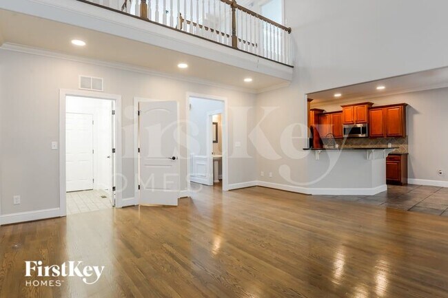 Building Photo - 7131 Greystone Village Ct