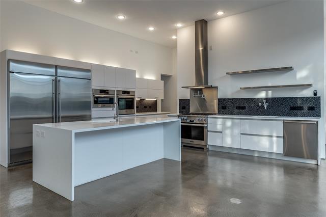 Building Photo - 30 Vanguard Way