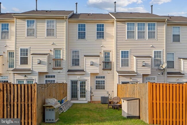 Building Photo - 44481 Watertown Terrace