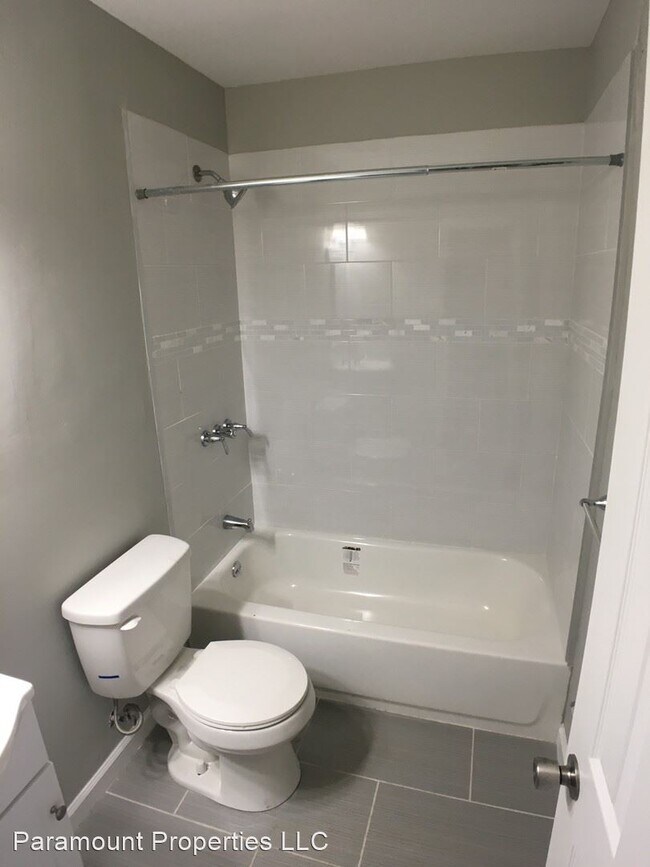 Building Photo - 3 br, 1 bath House - 5841 Montrose St