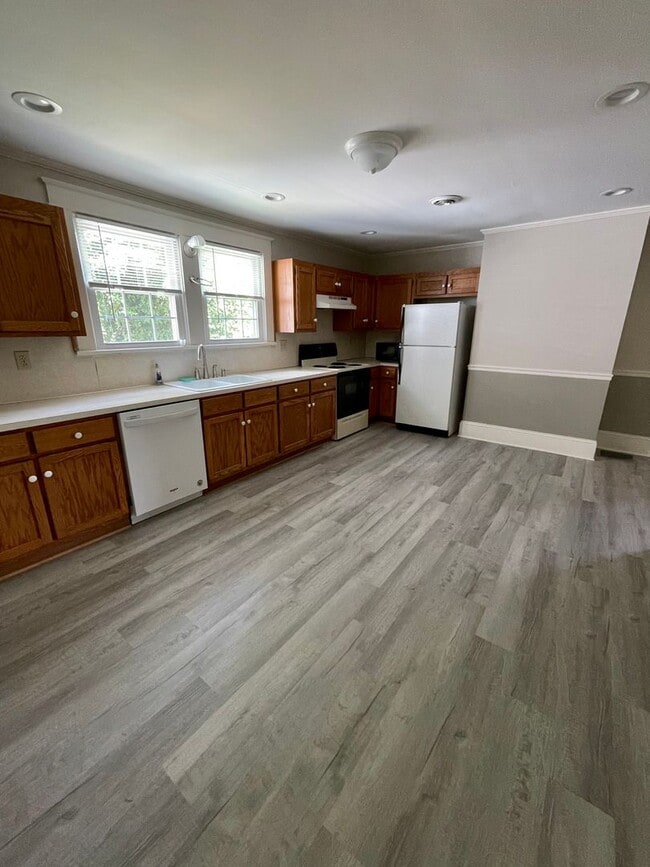 Building Photo - N Main Street China Grove NC, $1695 3br 2ba House