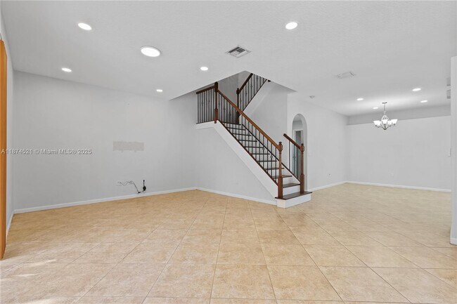 Building Photo - 2658 Sawyer Terrace