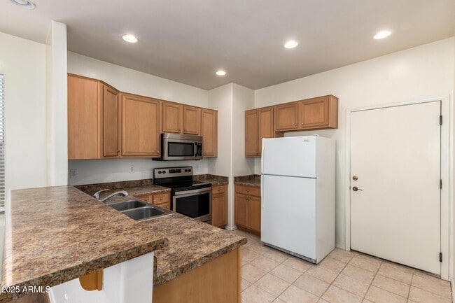 Building Photo - 6710 E University Dr