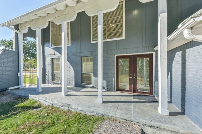 Building Photo - 6918 Bent Branch Dr